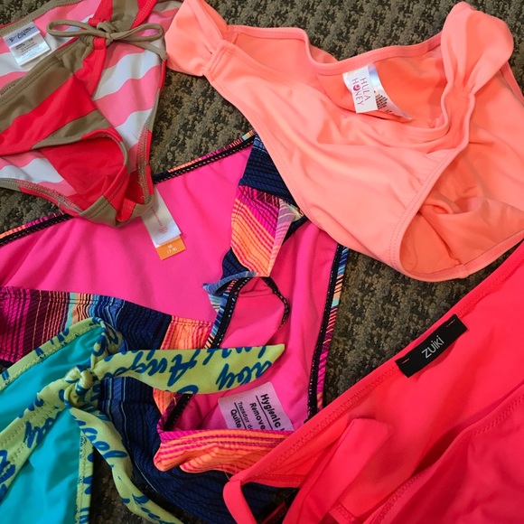 Bundle of bikini bottoms - Picture 5 of 8